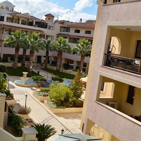 Queens Gardens - Kato Paphos - Next To Kings Ave Mall --- By Yiota Exteriör bild