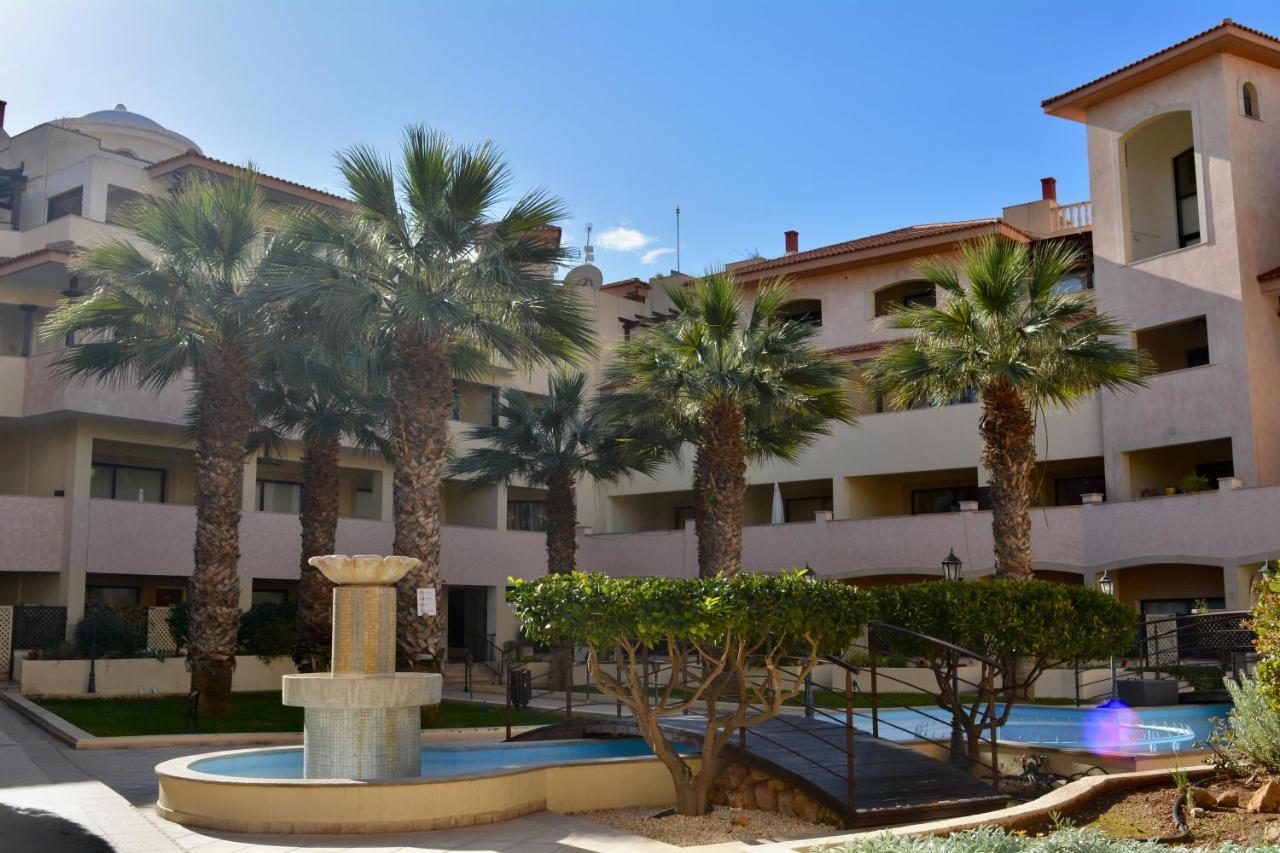 Queens Gardens - Kato Paphos - Next To Kings Ave Mall --- By Yiota Exteriör bild
